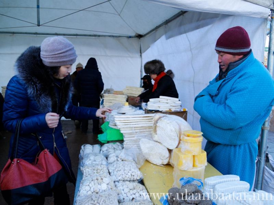 Дүүрэг бүрт сар шинийн үзэсгэлэн худалдаа явагдаж байна -