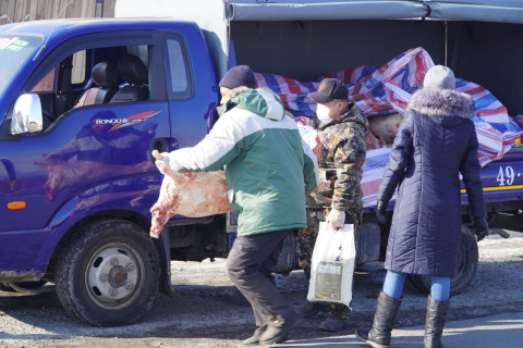 Самрын бизнес эрхлэгчид зорилтот бүлгийнхэнд тусламж үзүүлэв