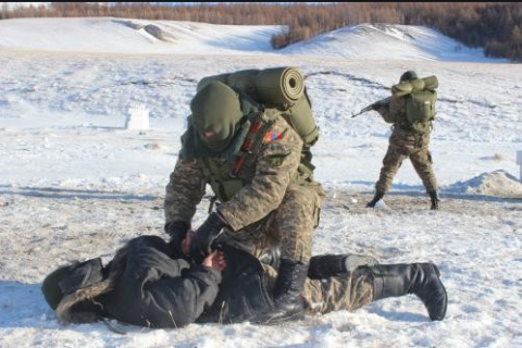 Зэвсэгтэй оргож, ууланд бүгсэн цэргүүдийг баривчиллаа