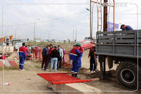 Гурвалжингийн гүүрний баруун талд байрлах зөвшөөрөлгүй автомашины зогсоолыг нүүлгэлээ