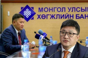 Эрүүгийн хэрэгтэн Монгол улсын мөнгөний авдарны түлхүүрийг барина.
