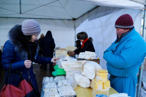 Дүүрэг бүрт сар шинийн үзэсгэлэн худалдаа явагдаж байна -