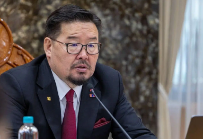 Г.Занданшатар Хармагтайн ордоор тэтгэврийн зээлийг тэглэж, Л.Энх-Амгалангаар П.Наранбаярыг сольж хаврын улс төрийг давах уу…