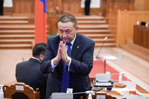 Б.Чойжилсүрэн өөрөө хүсэлтээрээ огцорч магадгүй