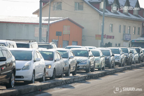 Төсөв: Такси үйлчилгээ эрхлэгчид 150 мянган төгрөгийн татвар төлнө