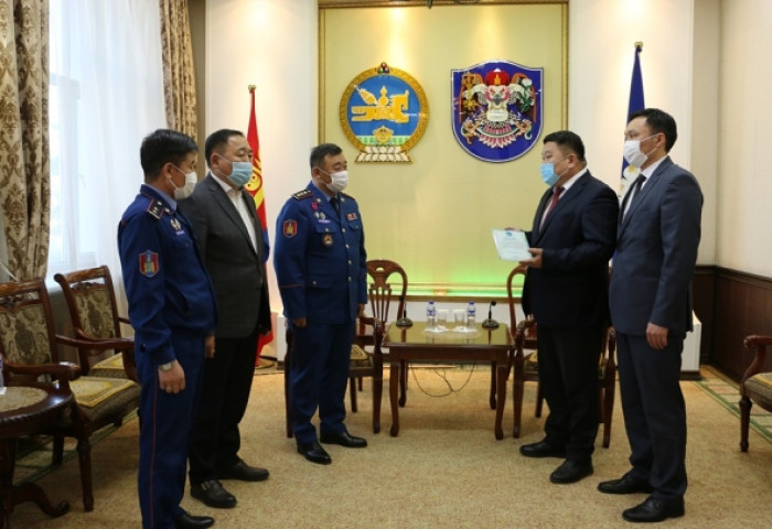 Татварын байгууллагын албан хаагчид нэг өдрийн цалингаа хандивлалаа