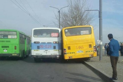 Зорчигч тээврийн автобусны жолооч осол гаргасаар байна